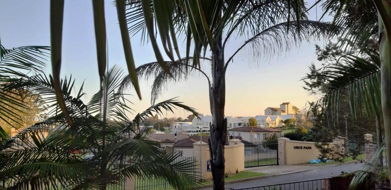 57 On Plover جورج المظهر الخارجي الصورة